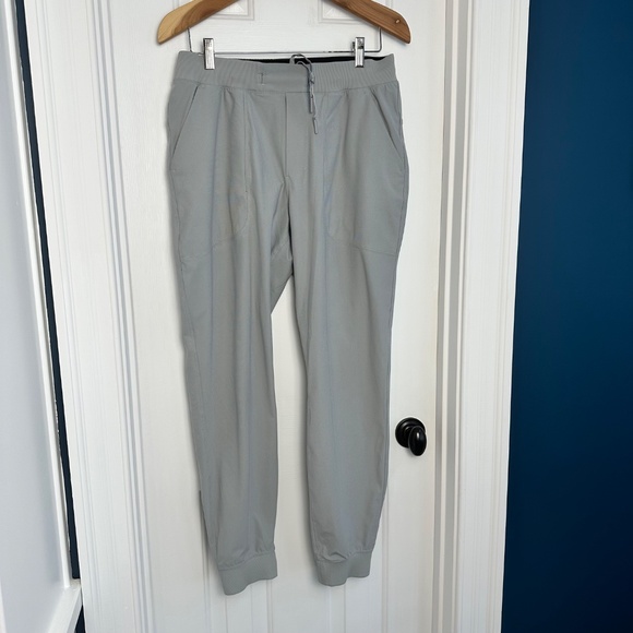 lululemon Men's ABC Skinny-Fit Jogger Regular - Silver Drop EUC - Picture 4 of 6